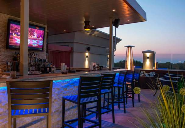 Lounge Six Parkway Sky Bar