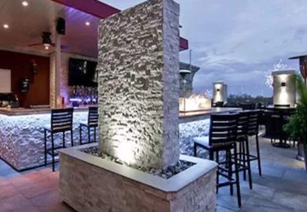 Lounge Six Skybar