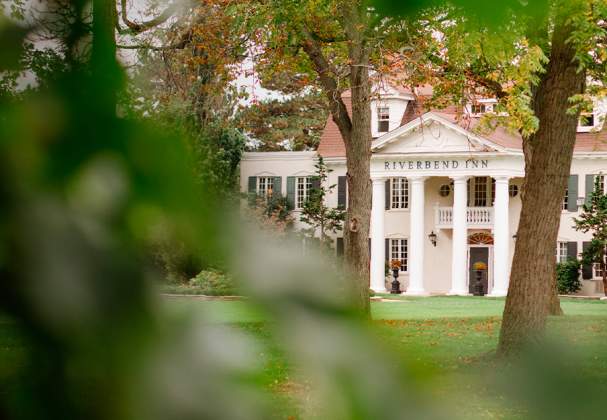 Riverbend Inn and Vineyard