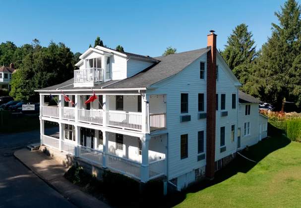 South Landing Inn