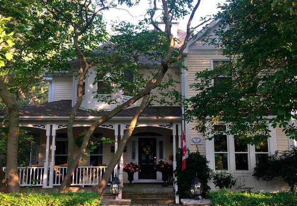 Two Bees Bed and Breakfast