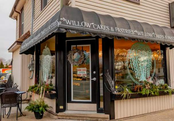 Willow Cakes and Pastry