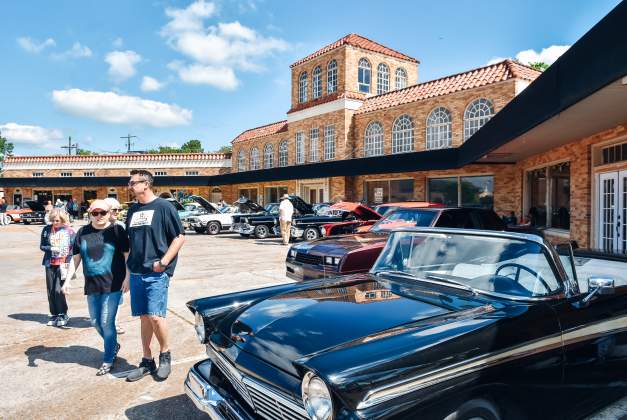 Classic cars in front of Raos on Calder Ave for Art Festival.