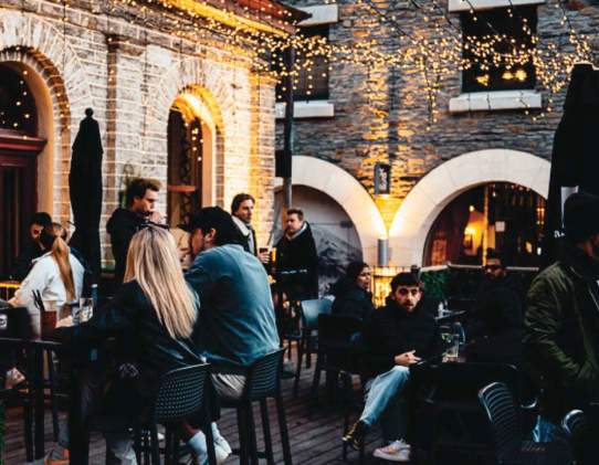 1876 Bar and Restaurant