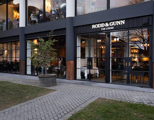 Rodd & Gunn The Lodge