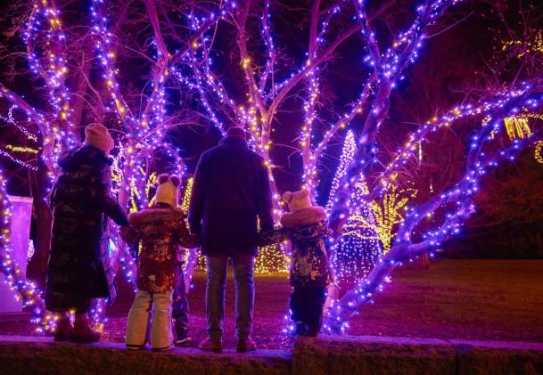 Even More Magical: Add Some Niagara Sparkle To Your Family’s Festive Season