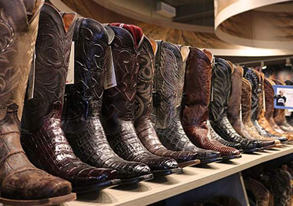 The boot store hours cheap