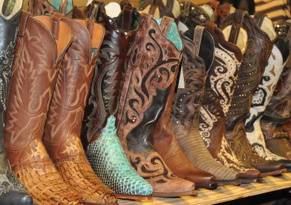 Justin boots retailers discount