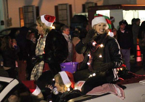 Bowling Green, KY | Christmas Lights, Reindeer Farm & Events