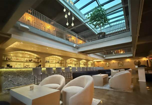 Eberhard Social House