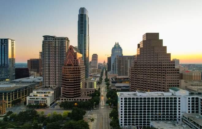 Bird's eye view of Congress Avenue from the Congress Avenue Bridge, up to the Capitol.