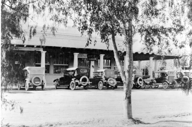 Downtown Chandler's Valley National Bank in the 1930s
