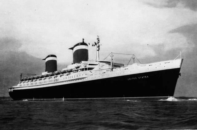 SS United States iconic smokestacks grace Mobile’s skyline ahead of new underwater assignment
