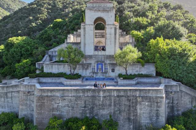 Wrigley Memorial & Botanic Garden