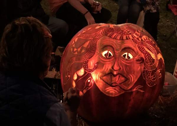 pumpkin carve