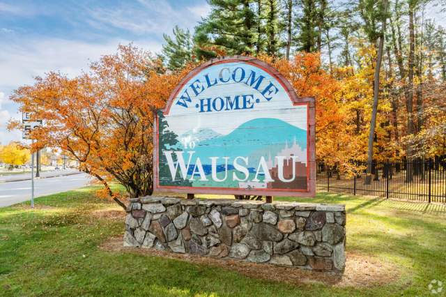 Welcome Home Wausau sign