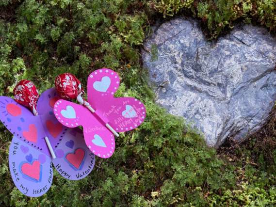 Bee-My-Valentine (Drop-In Station)