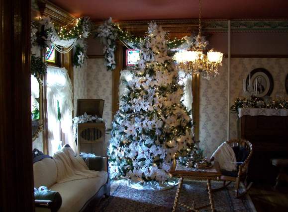 Olde World Christmas at Strawberry Hill Museum