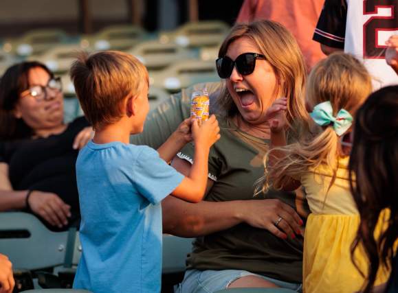 Kansas City Monarchs vs. Lake Country Dockhounds