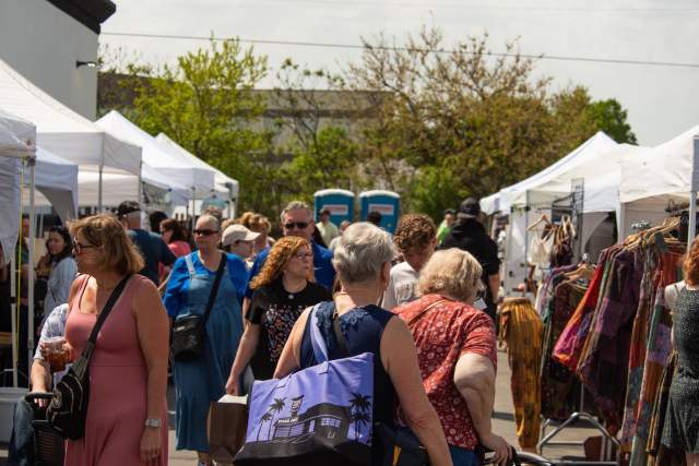 Outdoor Market - The Rustic Fox North Aurora