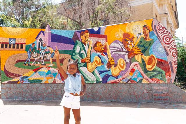 Guide to Austin's Musician Street Art