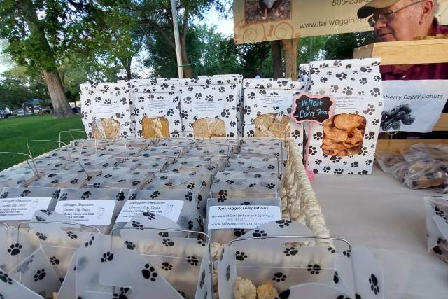 Paw print boxes with treats