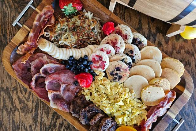 Ocean 13 Breakfast Board