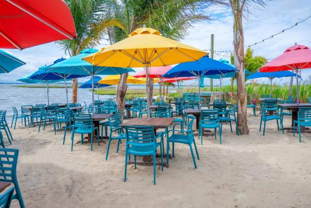 Macky's Bayside Bar & Grill