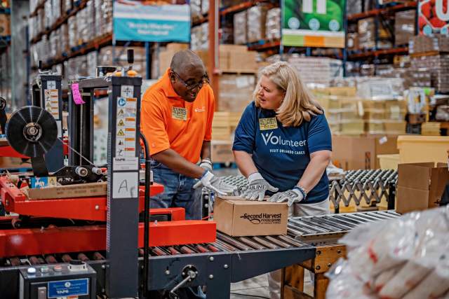 Visit Orlando and OCCC joint volunteer opportunity at Second Harvest Food Bank