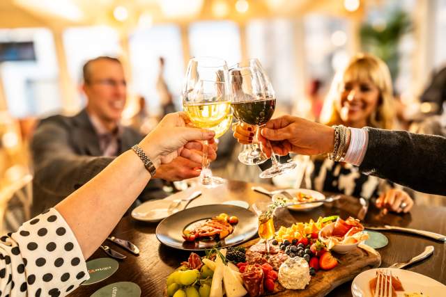 People dining at Citrus Club