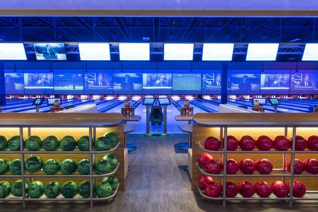 Main Event Orlando bowling balls