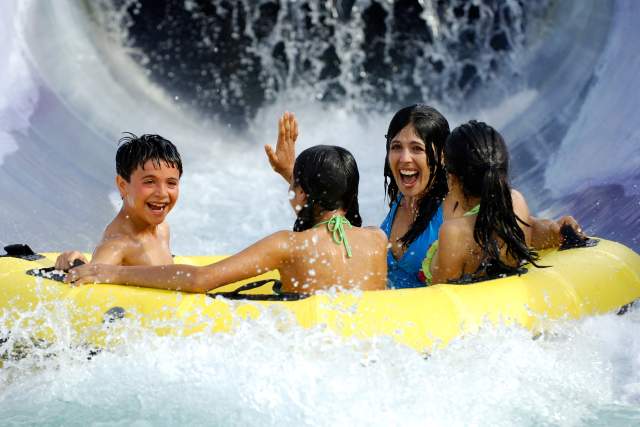 Adventure Island wahoo run family