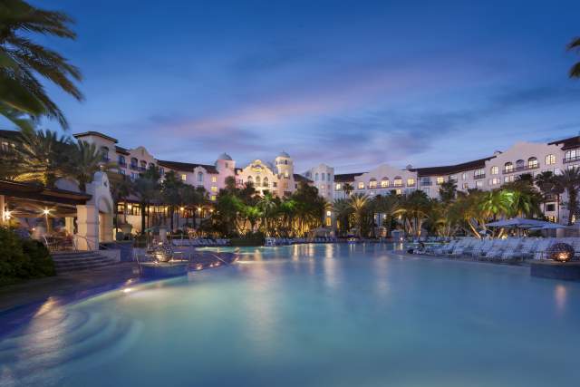 Hard Rock Hote®l at Universal Orlando™ pool at night