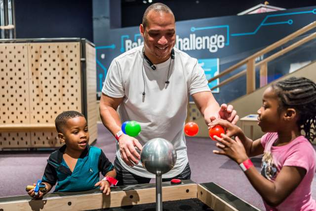 Kinetic Zone; Orlando Science Center Celebrate Science Night, photo by Roberto Gonzalez