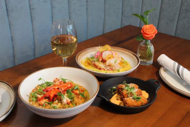201452 - The Drake Kitchen + Bar