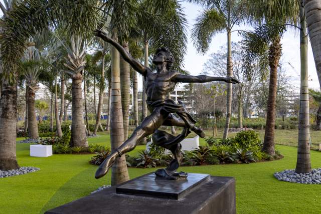 Video of public art at Lake Nona Sculpture Garden
