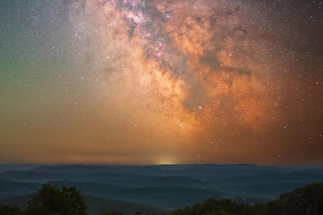 A colorful night sky of the Milky Way