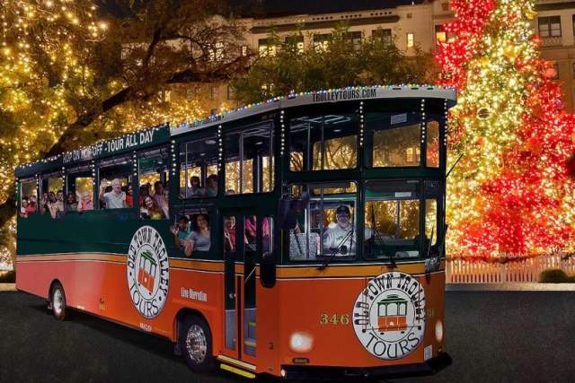 Old Town Trolley tour christmas tour