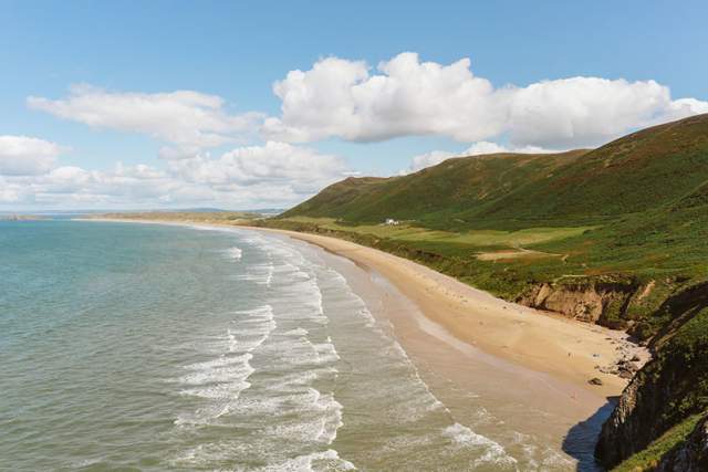 Photo of Rhossilli beach filming location
