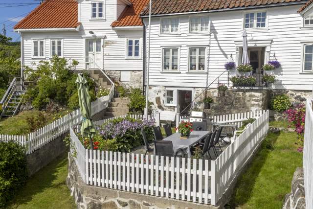 Hvite trehus på Hidra