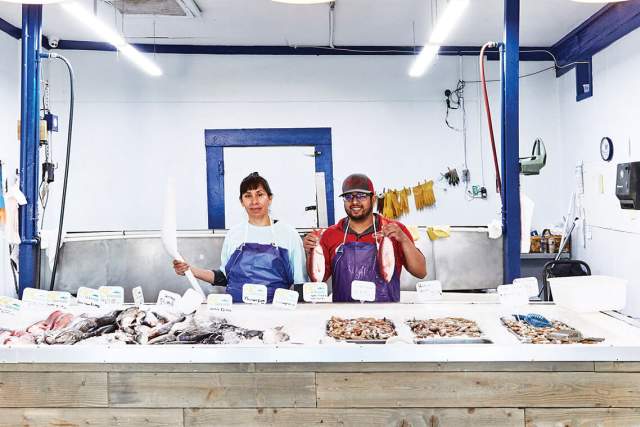 Washington Crab Market with Manuela and Christian-Chris-Rogers