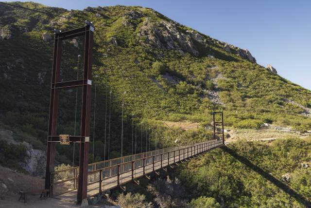 Hidden Valley Park to Bear Canyon Suspension Bridge
