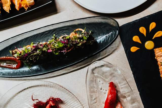 Aker Restaurant & Lounge