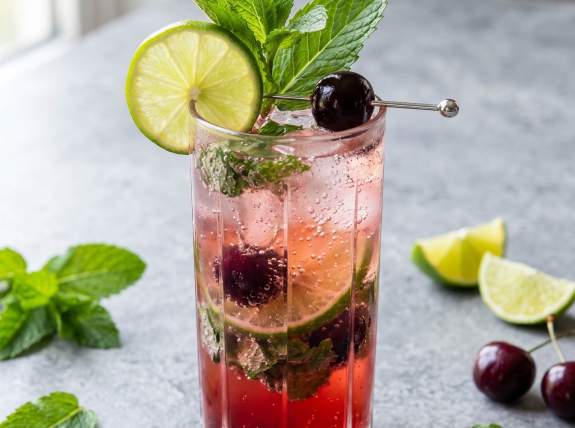 Cocktail Classes | Mojito Mastery: Stone Fruit Edition