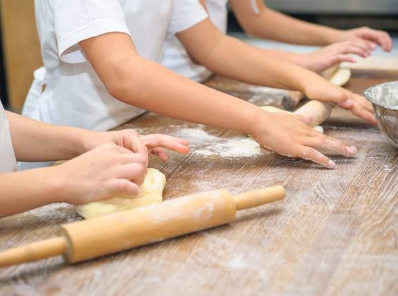 Culinary Classes | Family Pizza Night | Family Cooking Class (all ages)