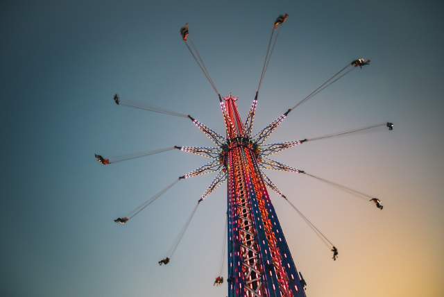 Action shot of Orlando Starflyer at ICON Park