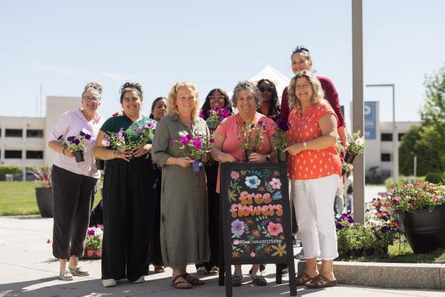 Downtown in Bloom Flower Giveaway