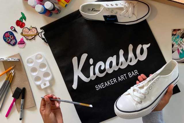 Kicasso Sneaker Art Bar