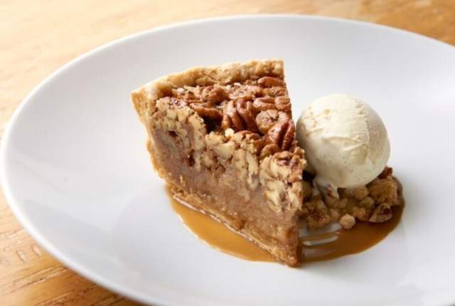 Houstonian's Pecan Pie