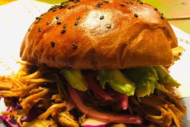 burger de cochinita pibil